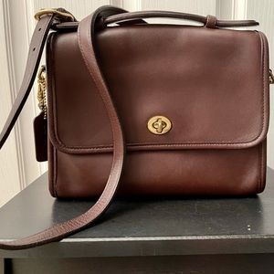 Coach Court Mahogany Vintage 9870